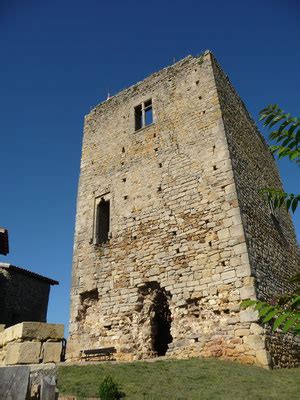 Le château Site du château de Semur en Brionnais Château Saône et