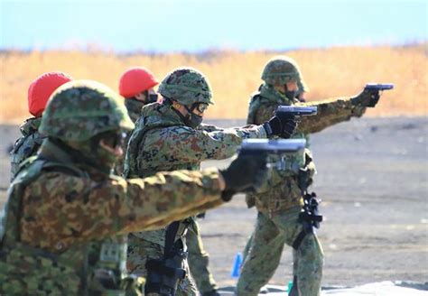 34普連が小火器射撃訓練 最後まで集中力を維持｜板妻駐屯地 防衛日報デジタル｜自衛隊総合情報メディア