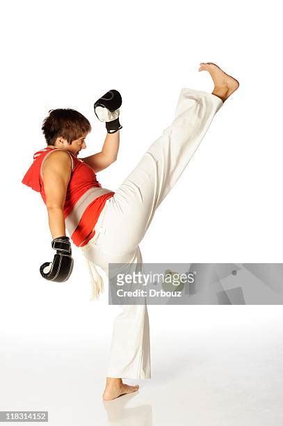 Kick Boxing Woman White Background Stockfotos En Beelden Getty Images