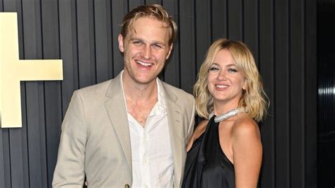 Werden Wyatt Russell Und Meredith Hagner Wieder Eltern