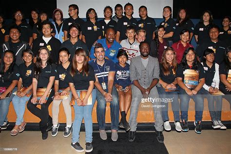 JPL's Bobak Ferdowsi, student and recording artist will.i.am and