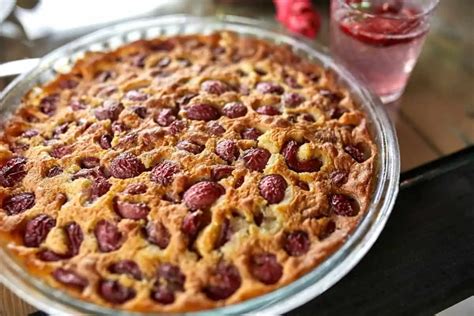 La Recette Authentique Du Clafoutis Aux Cerises Traditions Et Astuces