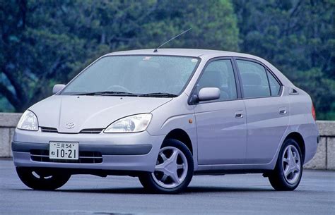 初代プリウスはハイブリッドゆえに旧車趣味に向いてない？ 歴史的名車のはずなのに中古でほとんど流通してないワケ | 自動車情報・ニュース WEB ...