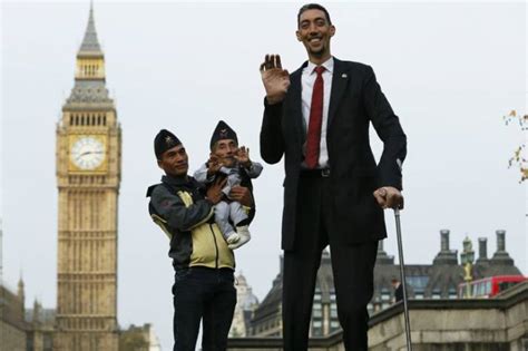 The World S Tallest Man And The World S Smallest Woman Get Together For