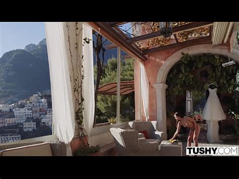 TUSHY La Novia Fugitiva Sybil Tiene Una Aventura Anal Antes De La Boda XVIDEOS