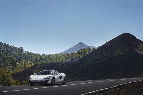 The New Mclaren Brings Supercar Performance To The Luxury Sports Car Carrrs Auto Portal