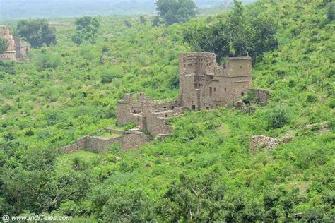 Bhangarh Fort Visiting The Most Haunted Place In India Inditales