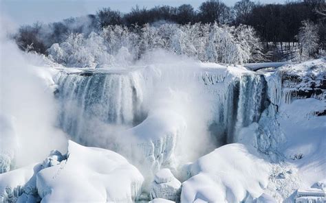 Niagara Falls turns into icy winter wonderland in North America