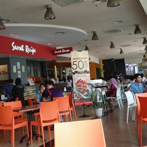 Medan Selera Putra Food Court Celera Anda