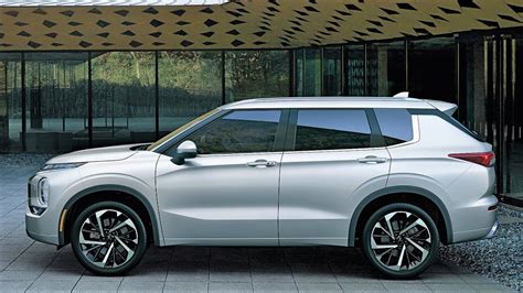 Mitsubishi 7 Passenger Suv