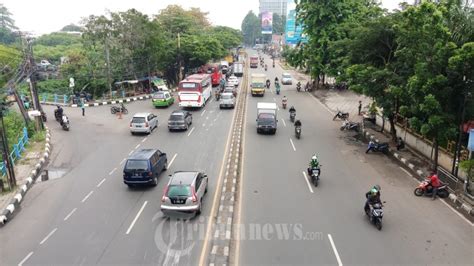 Arus Lalu Lintas Jalan Daan Mogot Lancar Foto 2 1861250 TribunNews