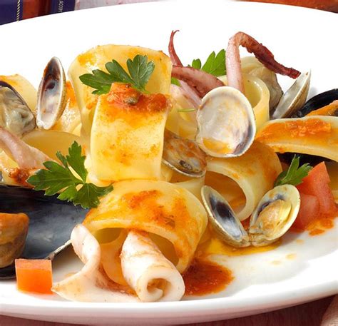 Paccheri Ai Frutti Di Mare E Pomodorini L Isola D Oro