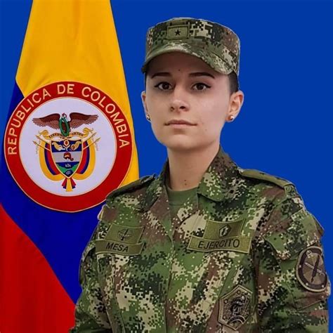 Ella Es La Hermosa Oficial Del Ejército De Colombia Que Combatió Contra