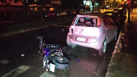 Motociclista Morre Ap S Bater Na Traseira De Carro Estacionado Em