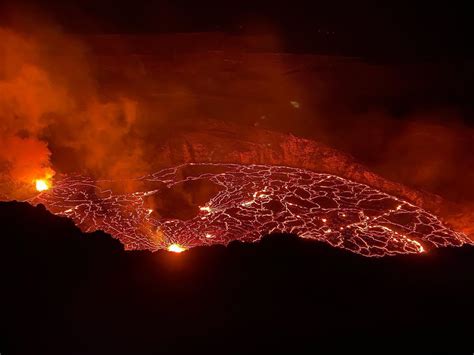 Pele! : r/Hawaii