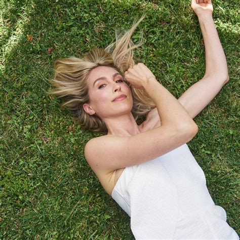 Hot And Sexy Sarah Carter Photos ThBlog