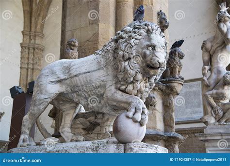 Statua Fiorentina Del Leone In Della Signoria Della Piazza Firenze L