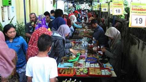 Pasar Ramadhan Di Jogja Yang Paling Terkenal Pasar Kota Gede Yia