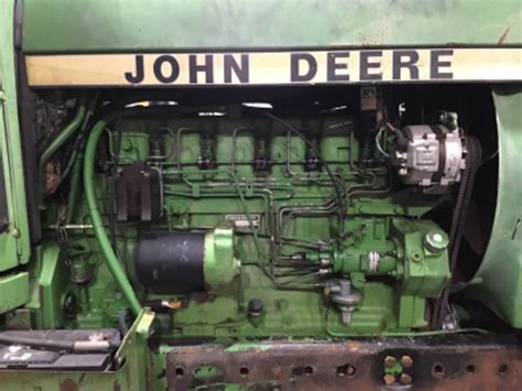 John Deere 4240 Engine