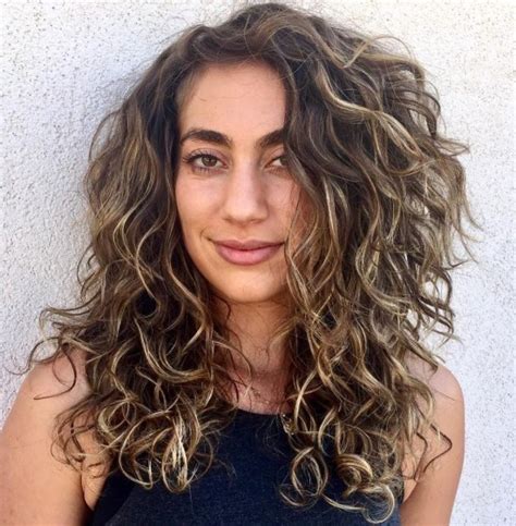 15 Fantastic Summer Curls Looks To Show Off Your Waves Society19