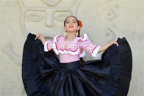 Jackelyne Y Alessandra Son Elegidas Reinas Del IV Concurso Nacional