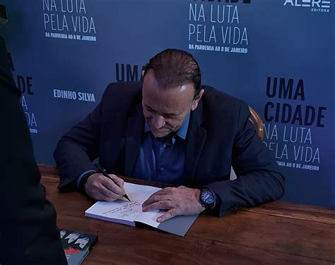 Autoridades Participam Do Lan Amento De Livro De Edinho Silva