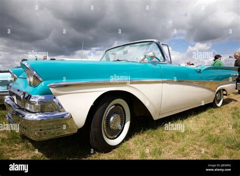 1958 Ford Fairlane 500 Skyliner Stock Photo Alamy
