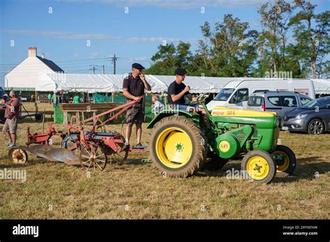 Vintage John Deere Super 204 Tractor Stock Photo Alamy