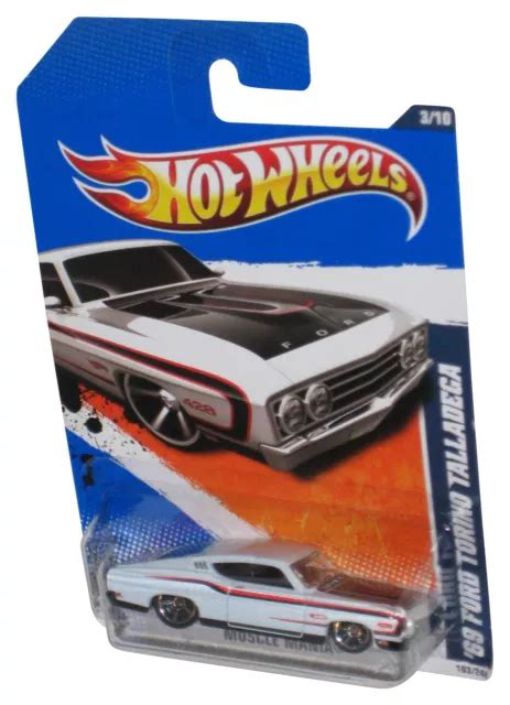 HOT WHEELS MUSCLE Mania 3 10 2010 Blanc 69 Ford Torino Talladega Voiture EUR 17 35 PicClick FR