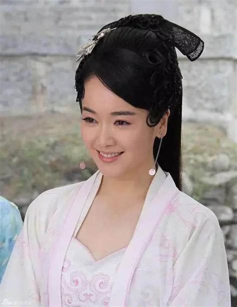 美女明星拒絕潛規則活出瀟灑自我，嫁年長20歲老公婚姻很幸福 每日頭條