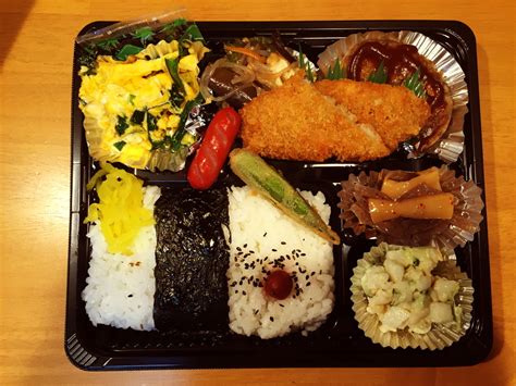 「日替わり弁当（500円） 毎日内容が変わります」｜ほかほか弁当マイキッチン（所沢）の写真