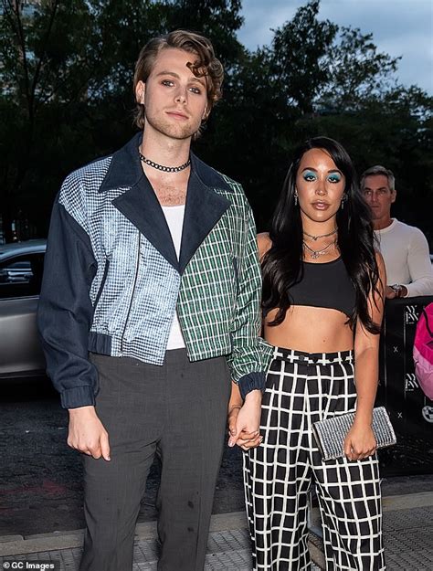 5sos Luke Hemmings Is Engaged To His Long Term Girlfriend Sierra Deaton Daily Mail Online