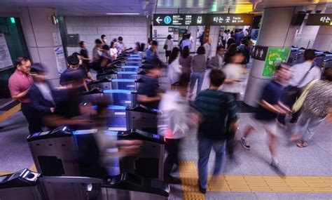 수도권 지하철 기본요금 7일부터 인상1250원→1400원으로 아주경제