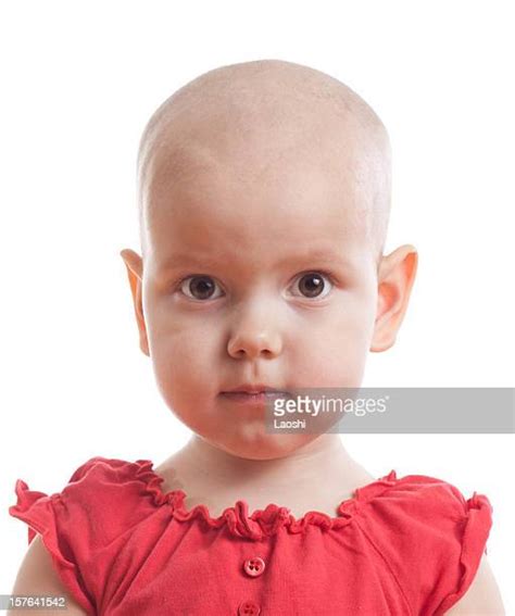 Bald Girl Fotografías E Imágenes De Stock Getty Images