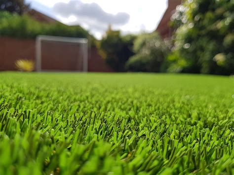 How To Choose The Best Artificial Grass For Your Garden Lawn SE