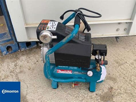 Makita Mac700 Air Compressor With Hose Qty 1 Michener Allen Auctioneering Ltd