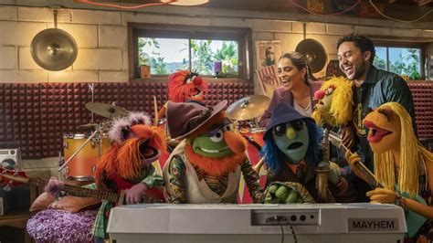 The Muppets Mayhem Review The Electric Mayhem Rocks But Mashable