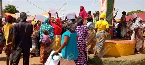 Droits Des Femmes Le Club Des Jeunes Filles Leaders De Guin E Laur At