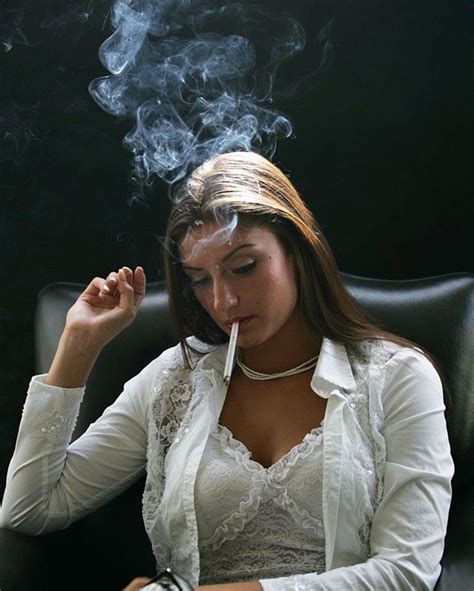 640799 Women Smoking Girl Smoking Cigarette Girl Smoke Pictures Free