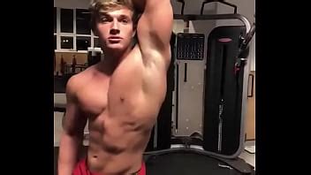 Blond Bodybuilder Show Off Naked XVIDEOS
