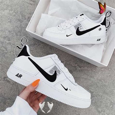 Instagram Feed – Sneaker & Lifestyle B | Nike fashion shoes, Jordan ...