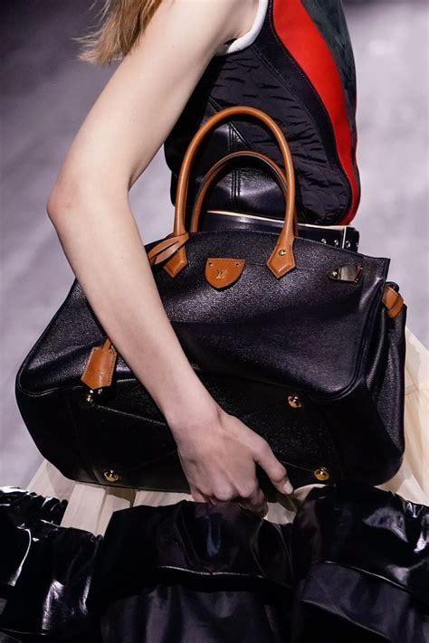 Bags We Ve Loved On The Autumn Winter Catwalks Bag Trends