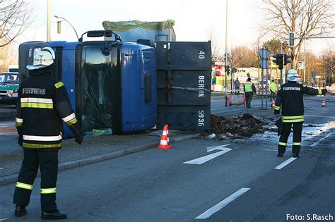 LKW Unfall auf der Heerstraße Berlin Spandau Rüstgrupp Flickr