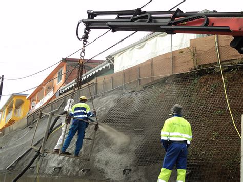 Saintes Marie Rd Confortement Talus Somatras