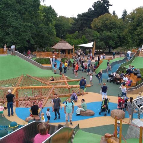 Plac Zabaw W Parku Ujazdowskim Playground In Warsaw