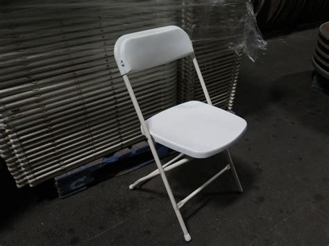 Qty 150 White Metal Folding Chairs 15"x15"x36"H - Oahu Auctions