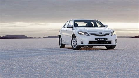 Toyota Camry Hybrid Luxury Drive