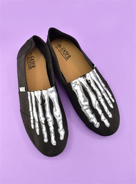 Diy Skeleton Feet Shoes 2 Ways ⋆ Dream A Little Bigger