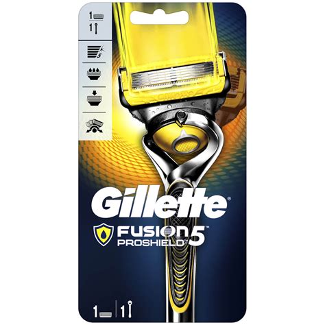 Gillette Fusion5 Men's ProShield Razor - LOOKFANTASTIC