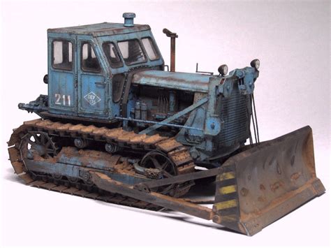traktor staliniec - Szukaj w Google | トラクター, 戦車, 建設機械
